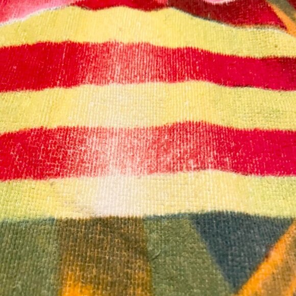 Vintage Tweety Bird Beach Towel 56.5 x 29.5 Inch Flaws - Picture 7 of 16